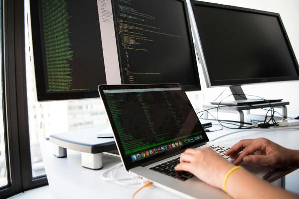 生意社：12月中旬海内燃料油180CST行情先涨后跌:燃料油